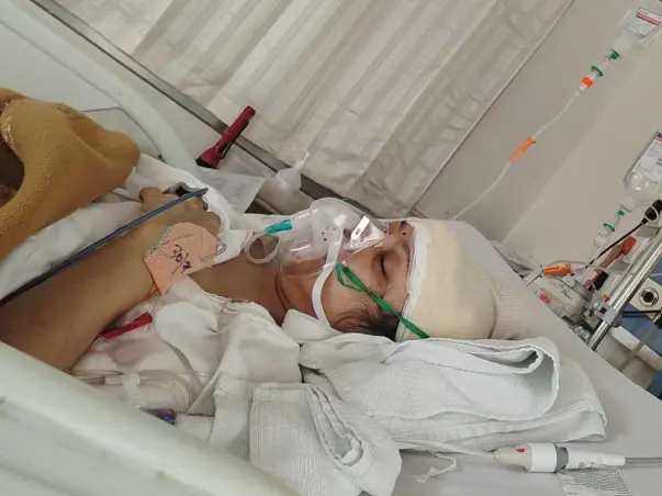 Cláudia em tratamento intensivo no hospital